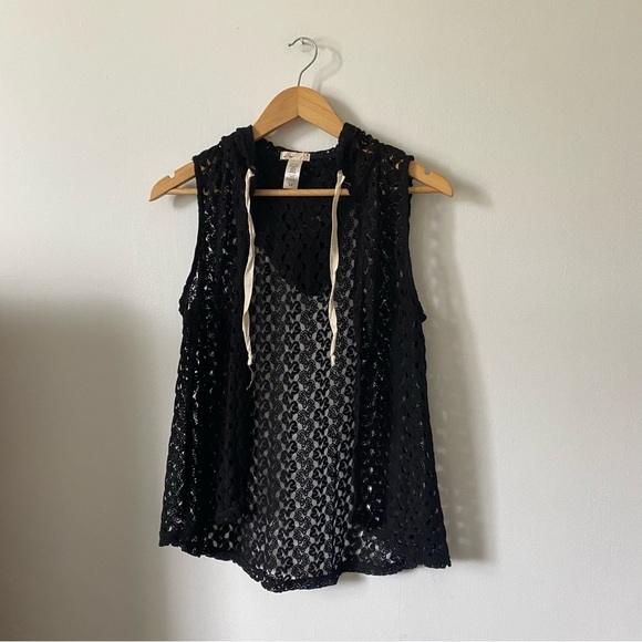 L8ter Cottagecore Black Crochet Hooded Vest Jacket Cardigan Medium - Picture 1 of 5